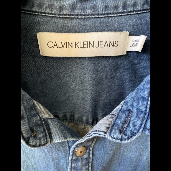 EUC mens Calvin Klein snap up shirt size small. 100% cotton - Picture 3 of 6